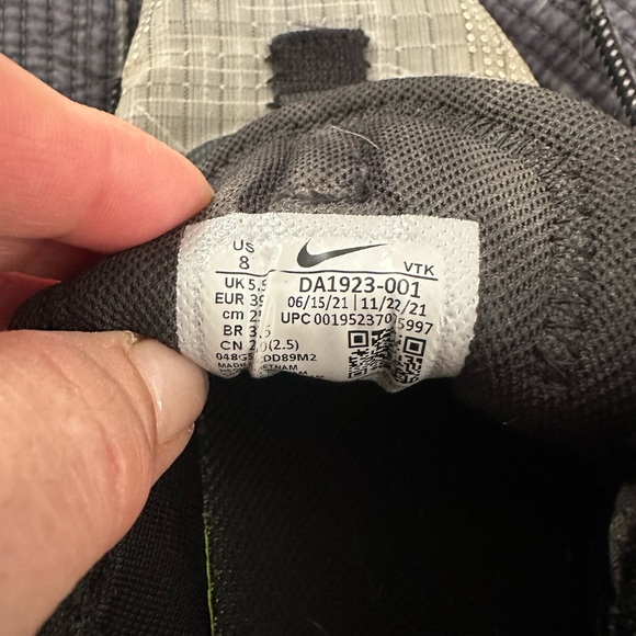 Nike Air Sneakers - Picture 6 of 7